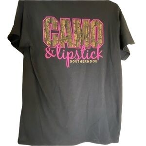 Southern Doe Black and Pink Size Large Tee